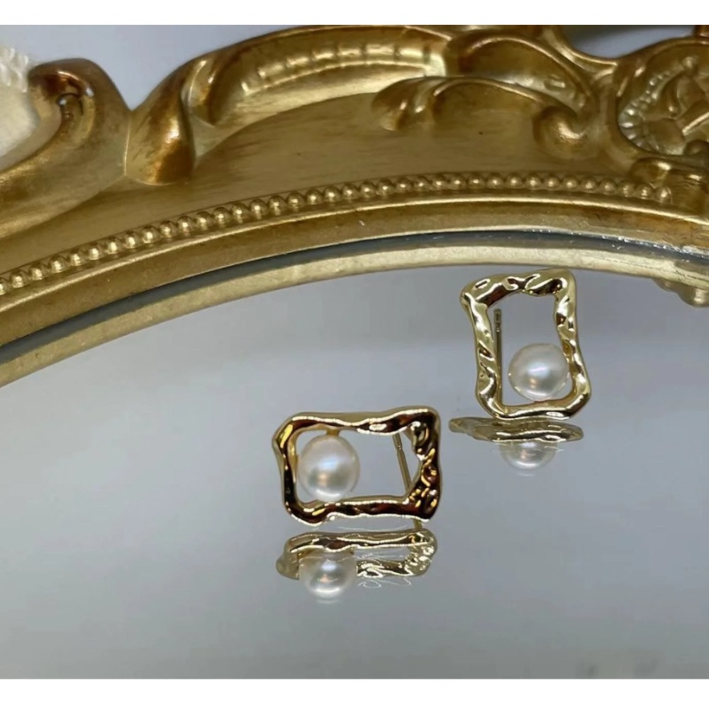 Genuine Fresh Water Pearl Pink Luster Earrings Elegant Gold Frame Earrings - Picture 6 of 8